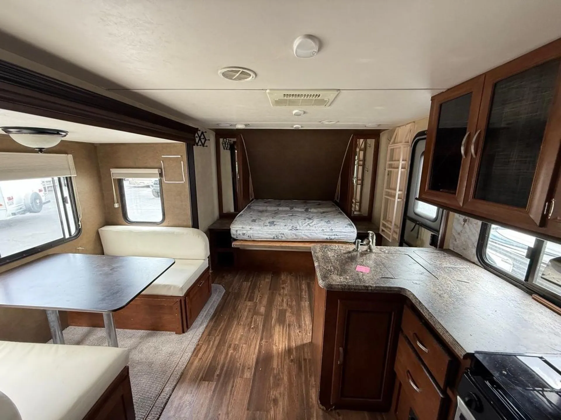 2016 Forest River Vibe Extreme Lite 21FBS dealer photo 5 from Motorhomes of California