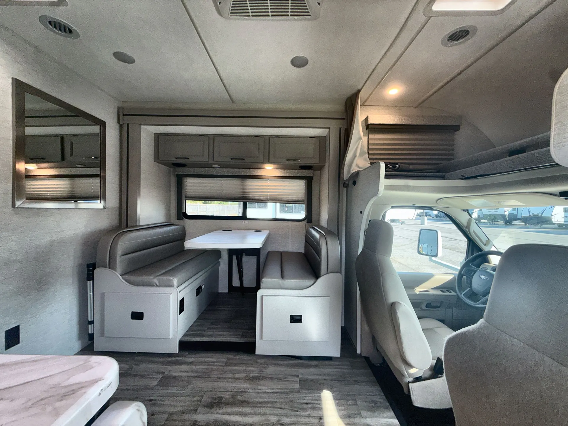 2025 Thor Motor Coach Four Winds 25Z — living area main