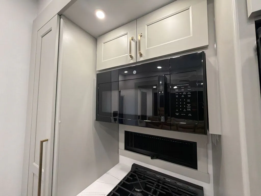 2026 Brinkley Model G 4000, Photos photo 10