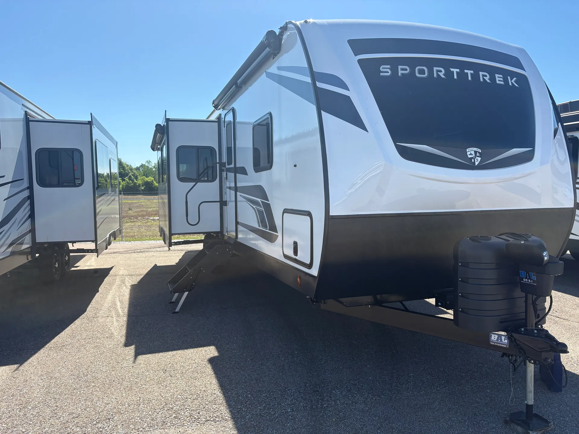 2026 Venture RV SportTrek ST327VIK - Photo 2