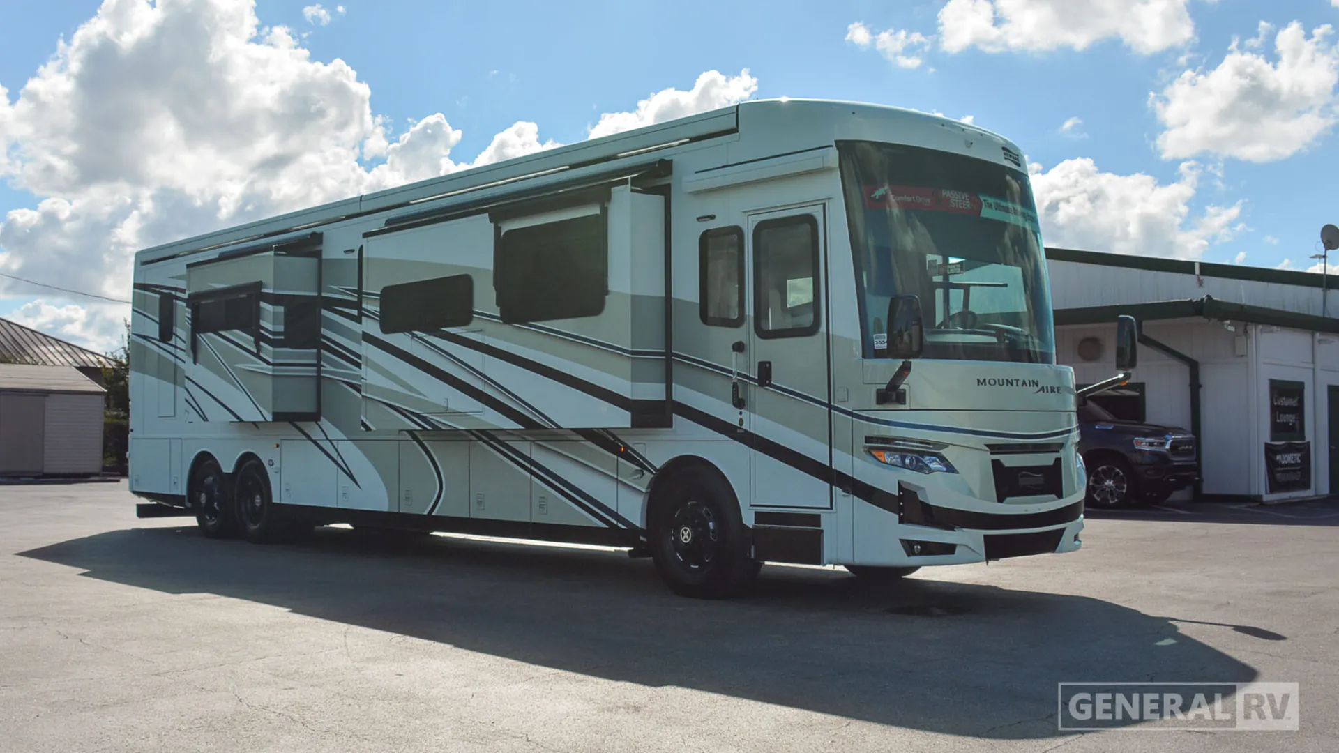 2027 Newmar Mountain Aire 4551