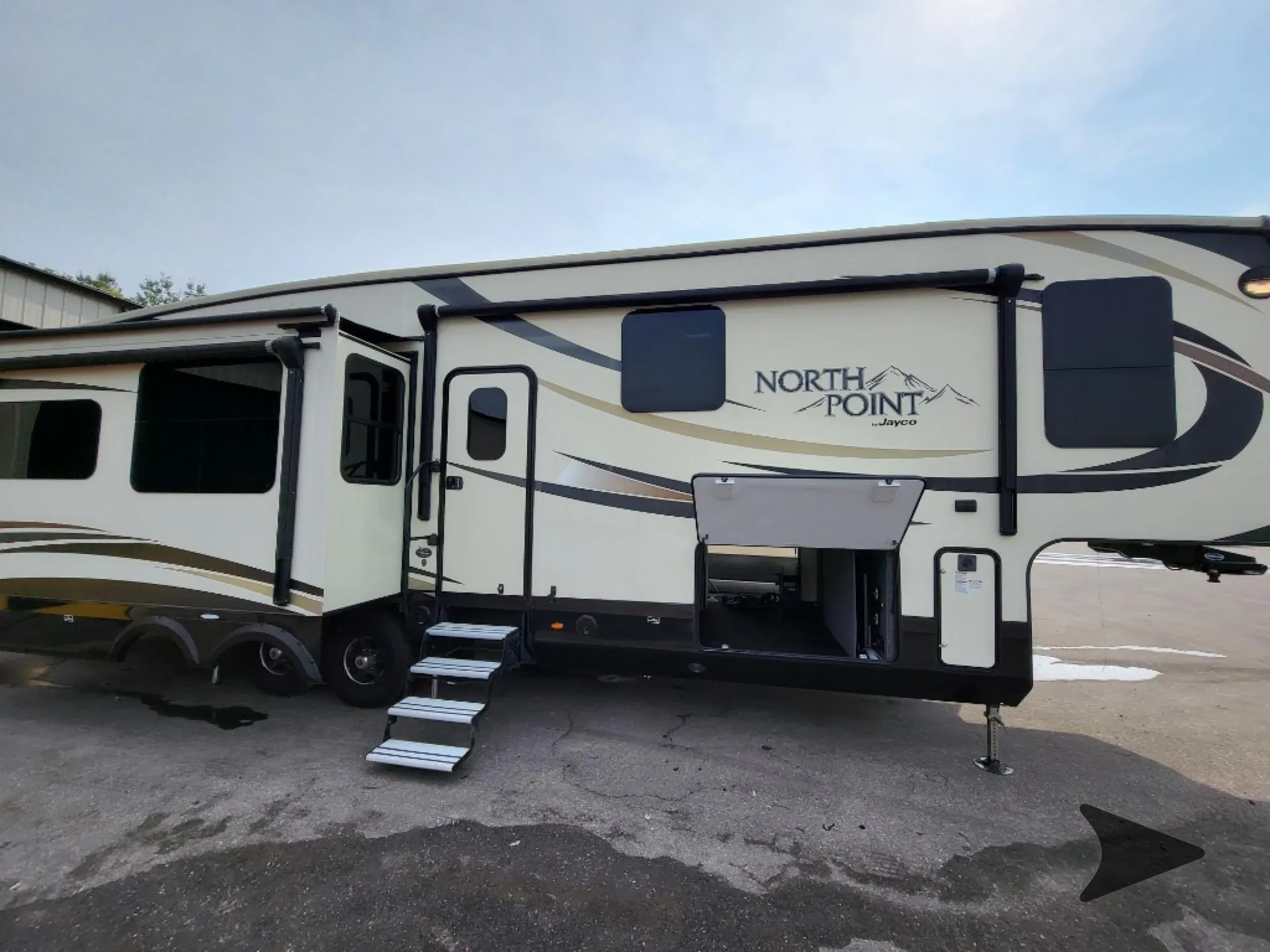 2017 Jayco North Point 315RLTS - Photo 3