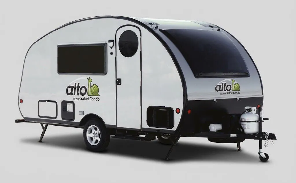 Safari Condo Alto F1743 exterior
