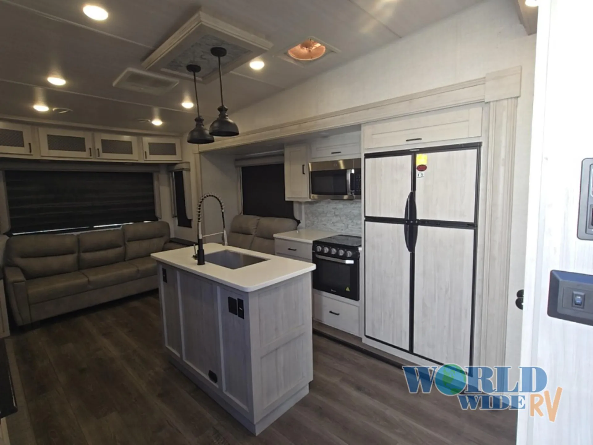 2022 East to West Tandara 321RL-OK - Photo 3