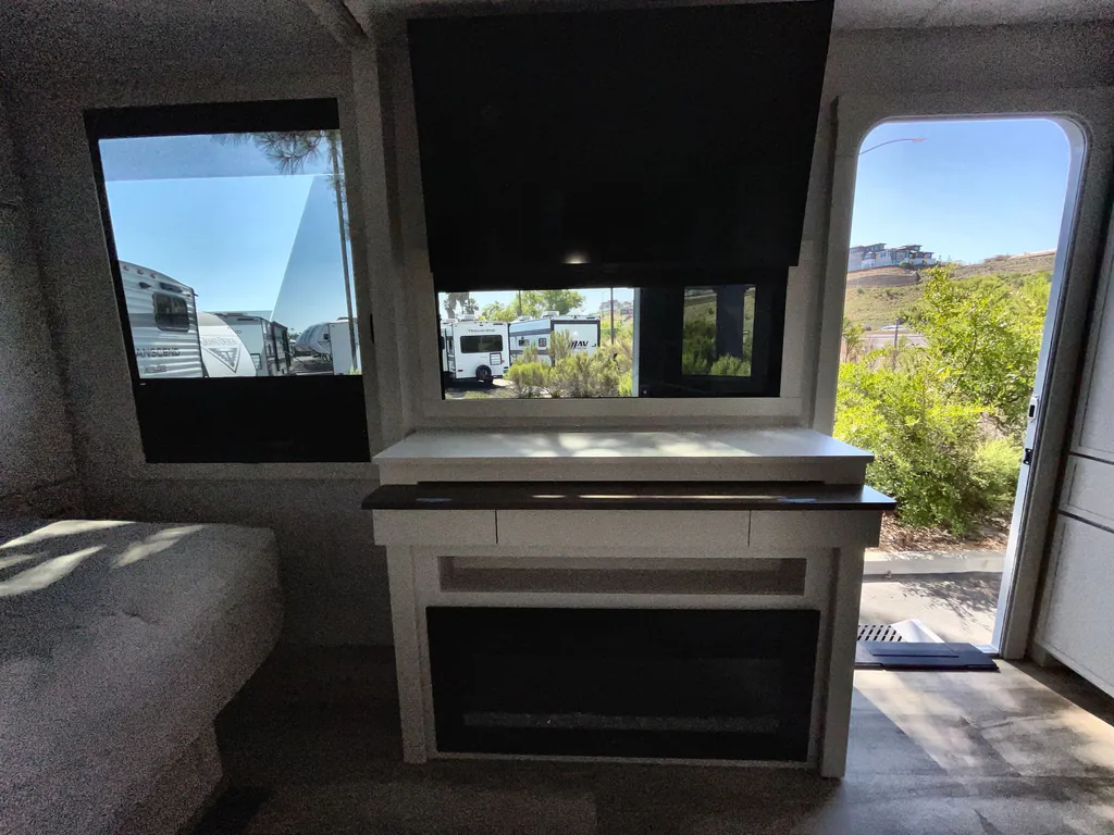 2026 Brinkley Model I 235, Photos photo 13