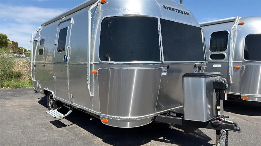 2027 Airstream Caravel 20FB - Photo 2