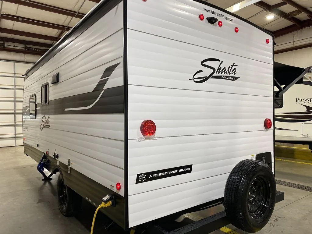 2026 Shasta Compact 18FQ - Photo 4