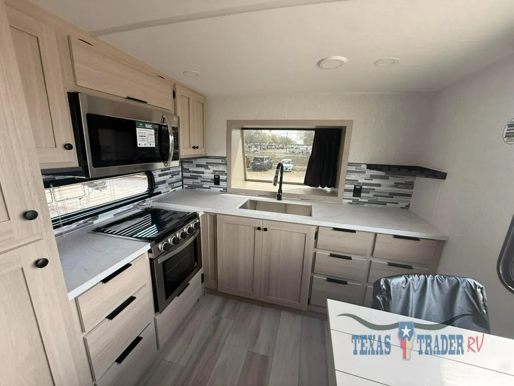 2026 Forest River Cardinal 37GALLEY, Photos photo 9