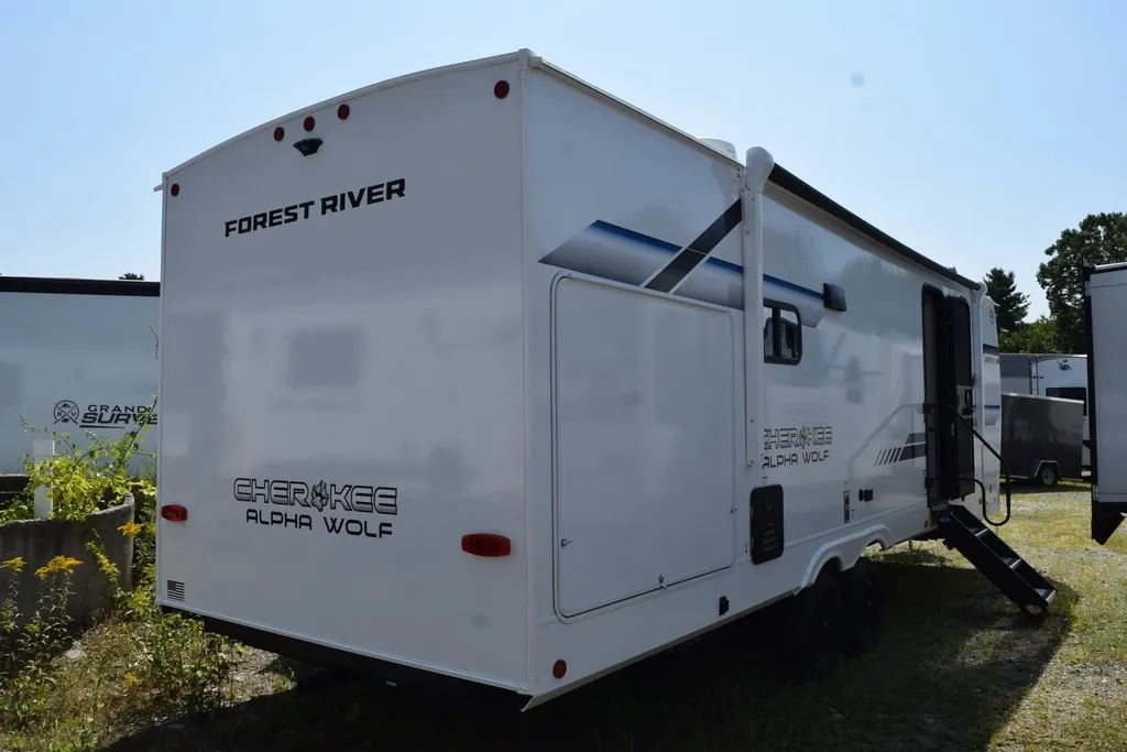 2026 Forest River Cherokee Alpha Wolf 25RB, Photos photo 5