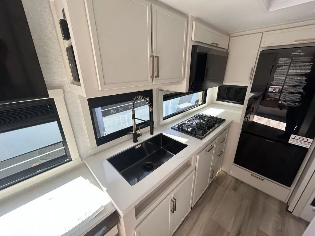 2026 Brinkley MODEL I 20X, Photos photo 10