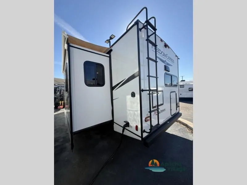2023 Coachmen Freedom Express Ultra Lite 274RKS - Photo 4