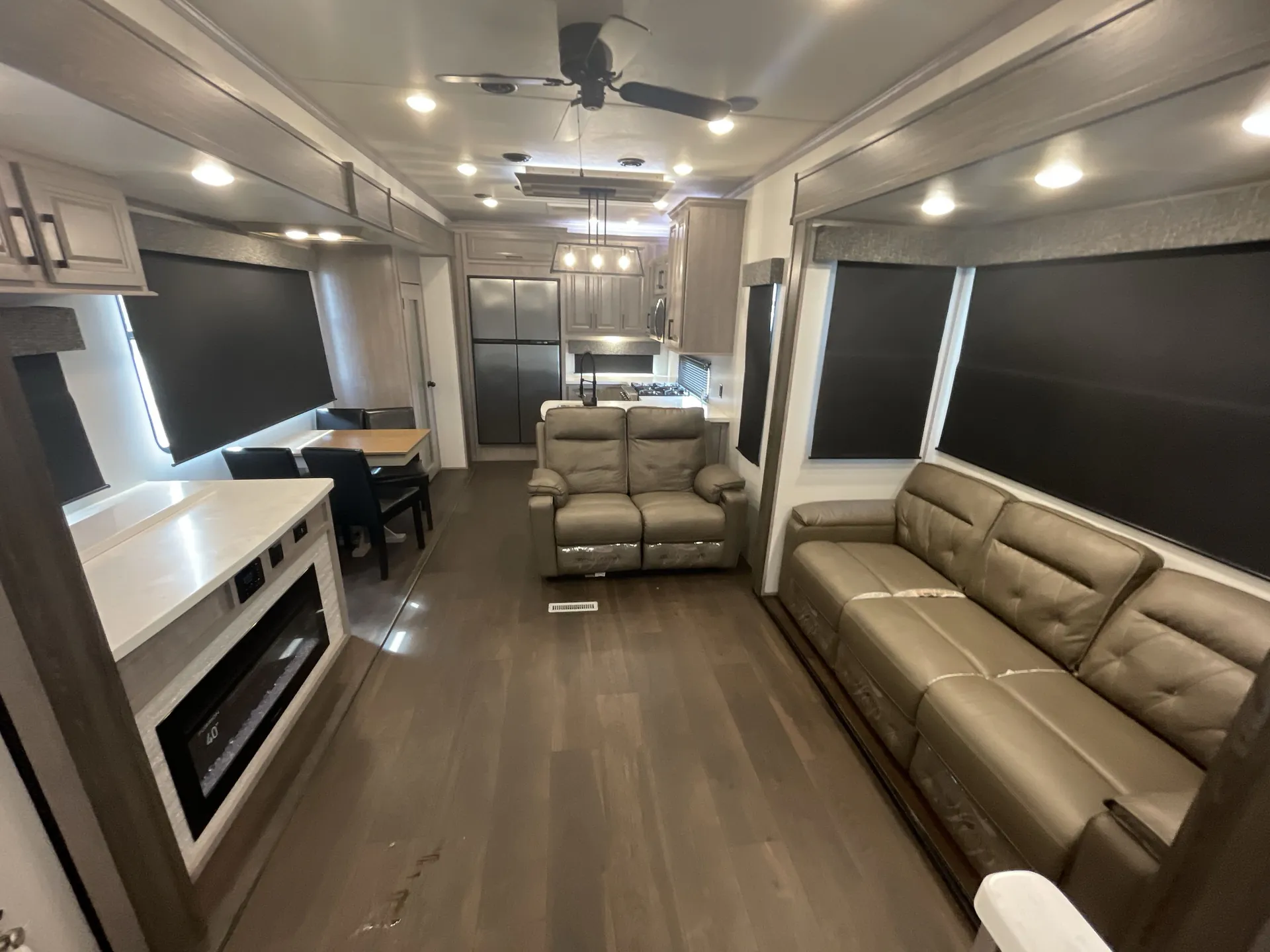 2023 Dutchmen Yukon 399ML — living area main