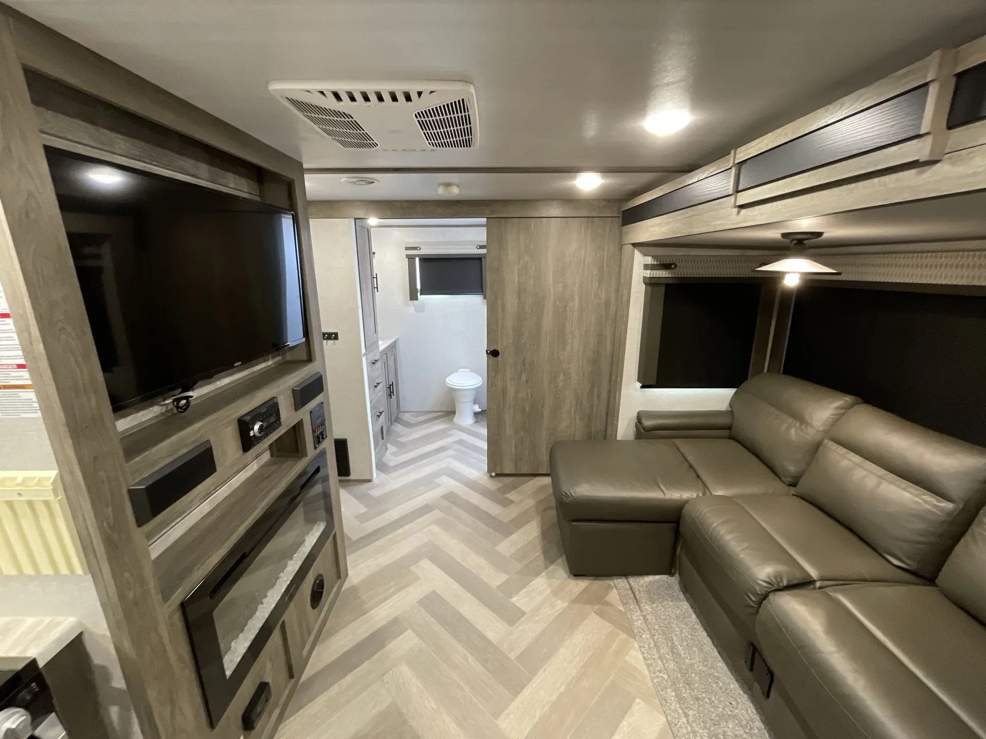 2020 Forest River Salem Hemisphere 22RBHL — living area main