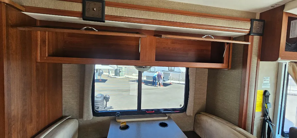 2015 Fleetwood Flair 26E, Photos photo 10