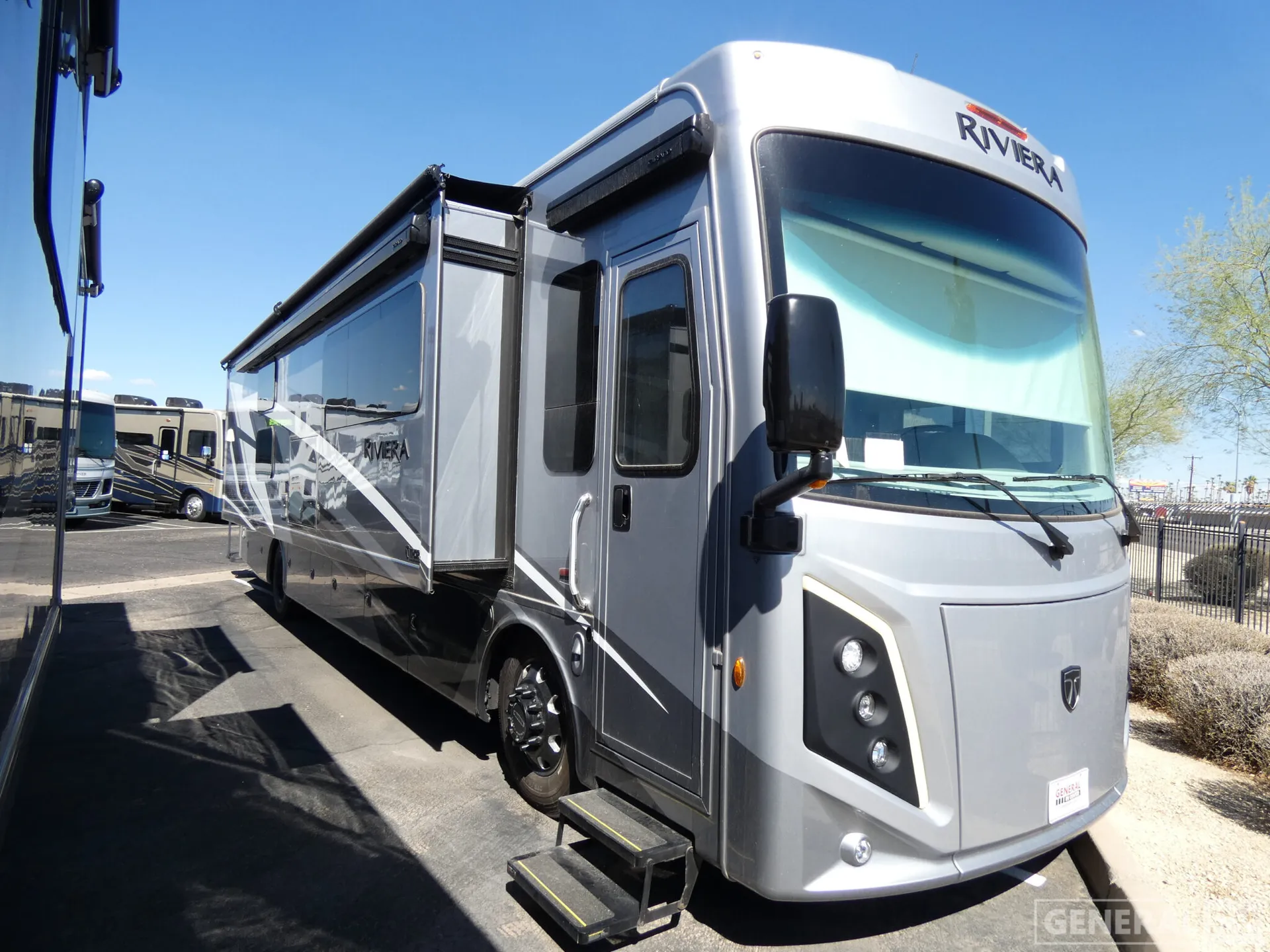 2025 Thor Motor Coach Riviera 39BH - Photo 2