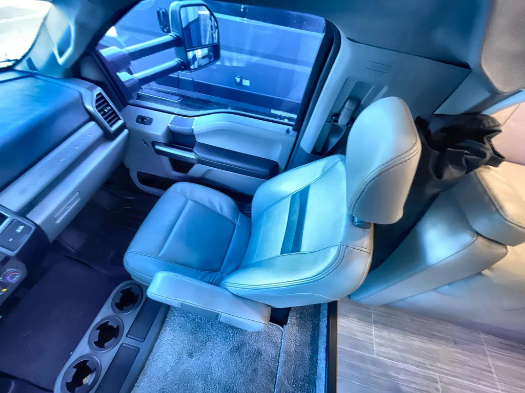 2022 Thor Motor Coach Magnitude RS36, Photos photo 26