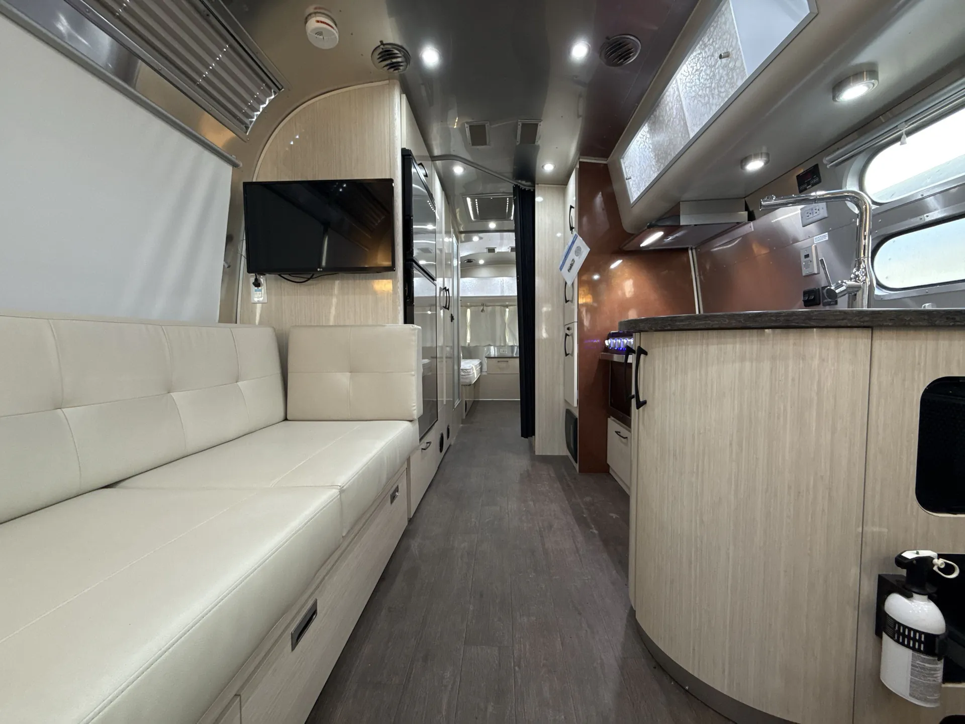 2020 Airstream International Serenity 27FB TWIN — living area main