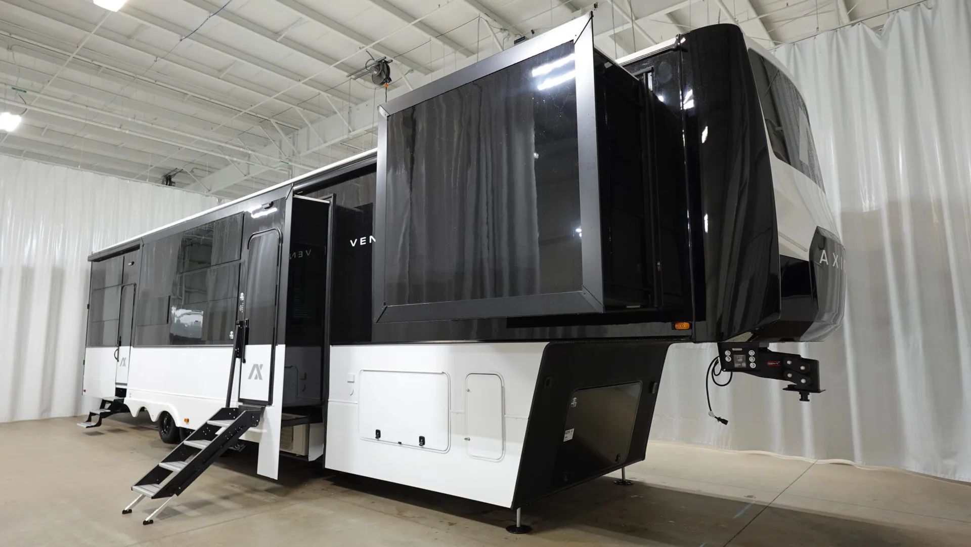 2026 Axiom Vendetta V4250 - Photo 2