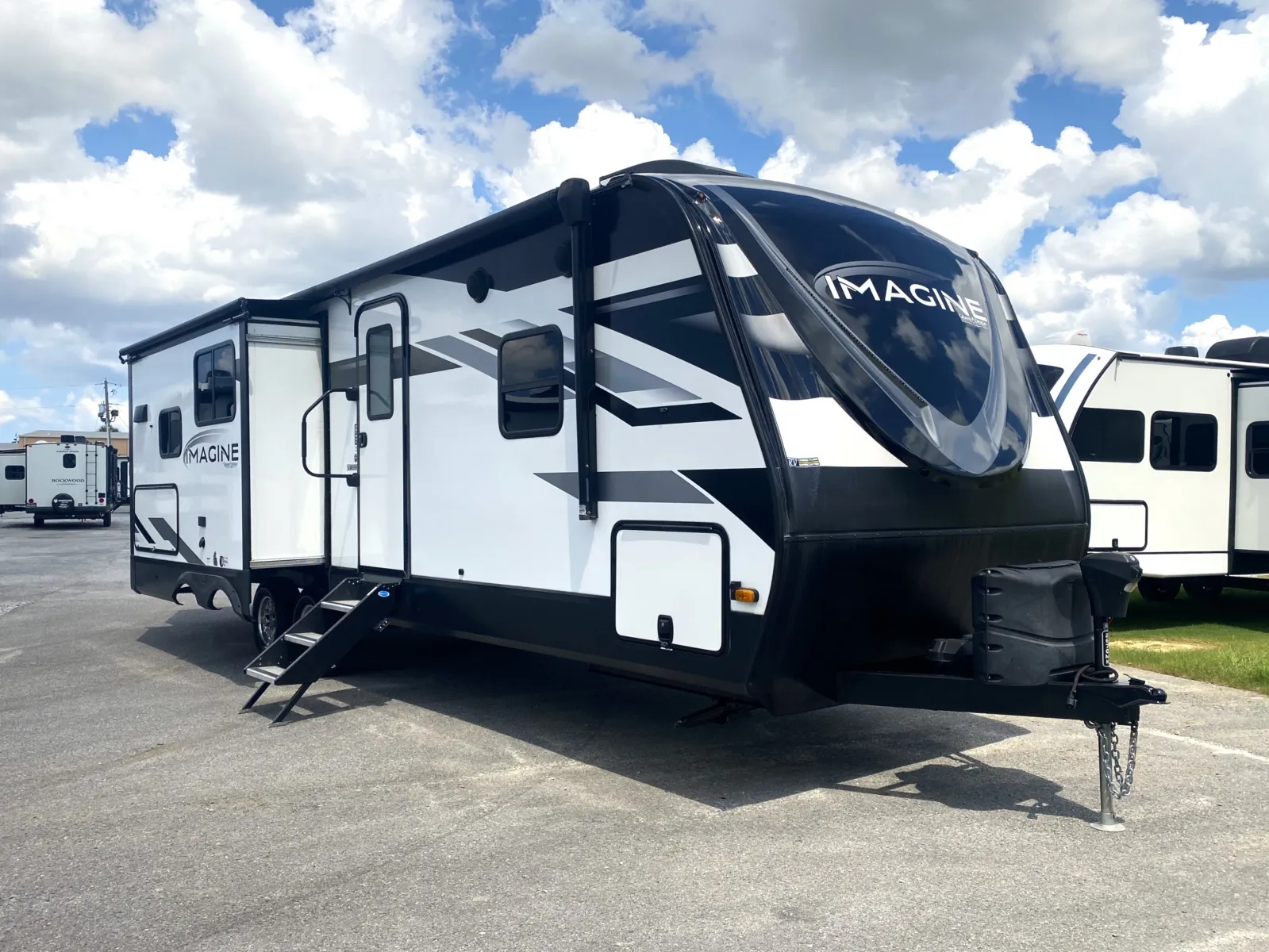 2022 Grand Design Imagine 2670MK - Photo 2