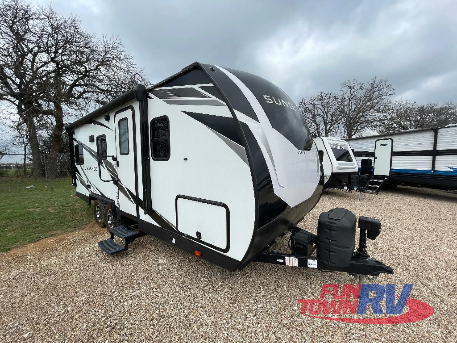 2023 Heartland Sundance Ultra-Lite Travel Trailers 21HB - Photo 2