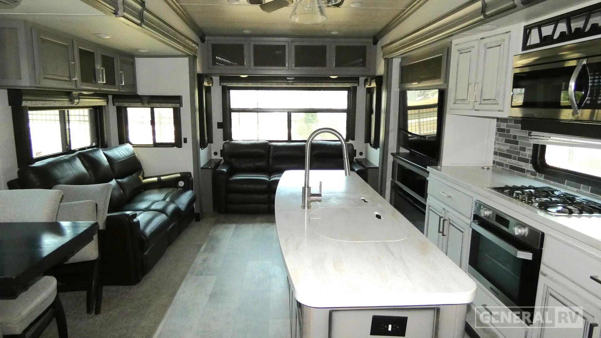 2020 Keystone Montana 3780RL - Photo 3