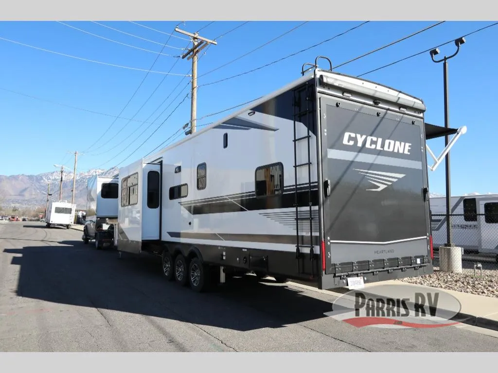2026 Heartland Cyclone 3913 - Photo 4
