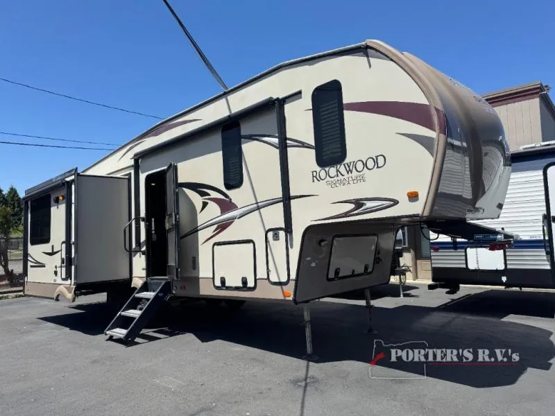 2017 Forest River RV Rockwood Signature Ultra Lite 8299BS - Photo 3