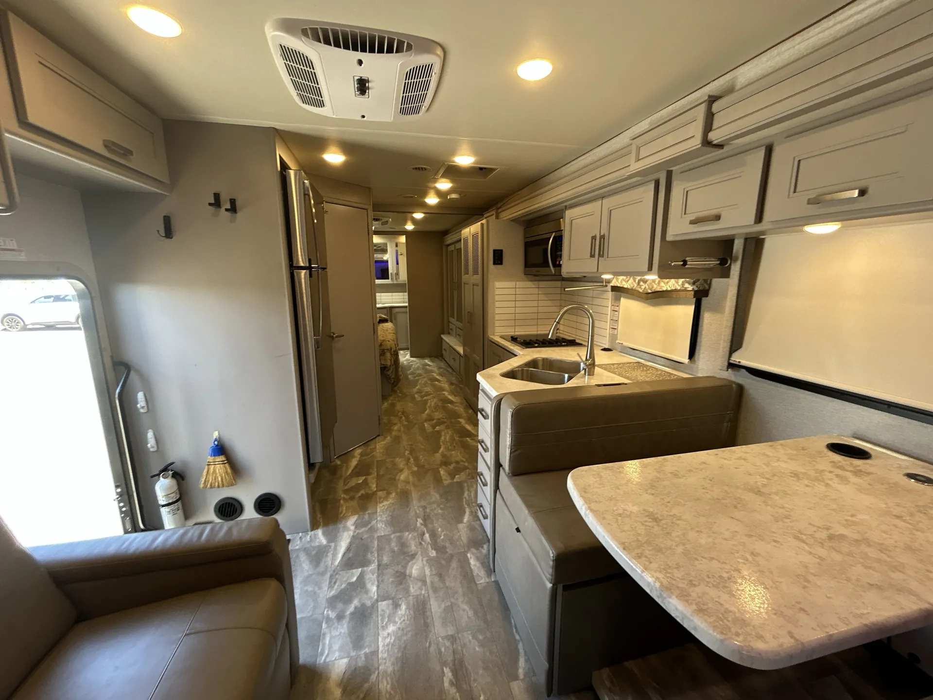 2023 Thor Motor Coach Omni BT36 — living area main