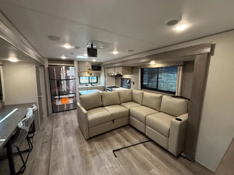 2026 Coachmen Catalina Legacy Edition 323MAZE, Photos photo 3
