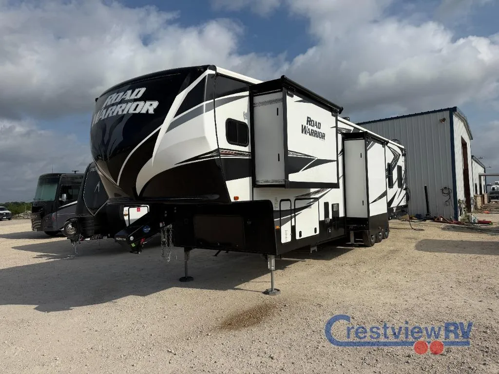 2021 Heartland Road Warrior RW 3965 - Photo 3