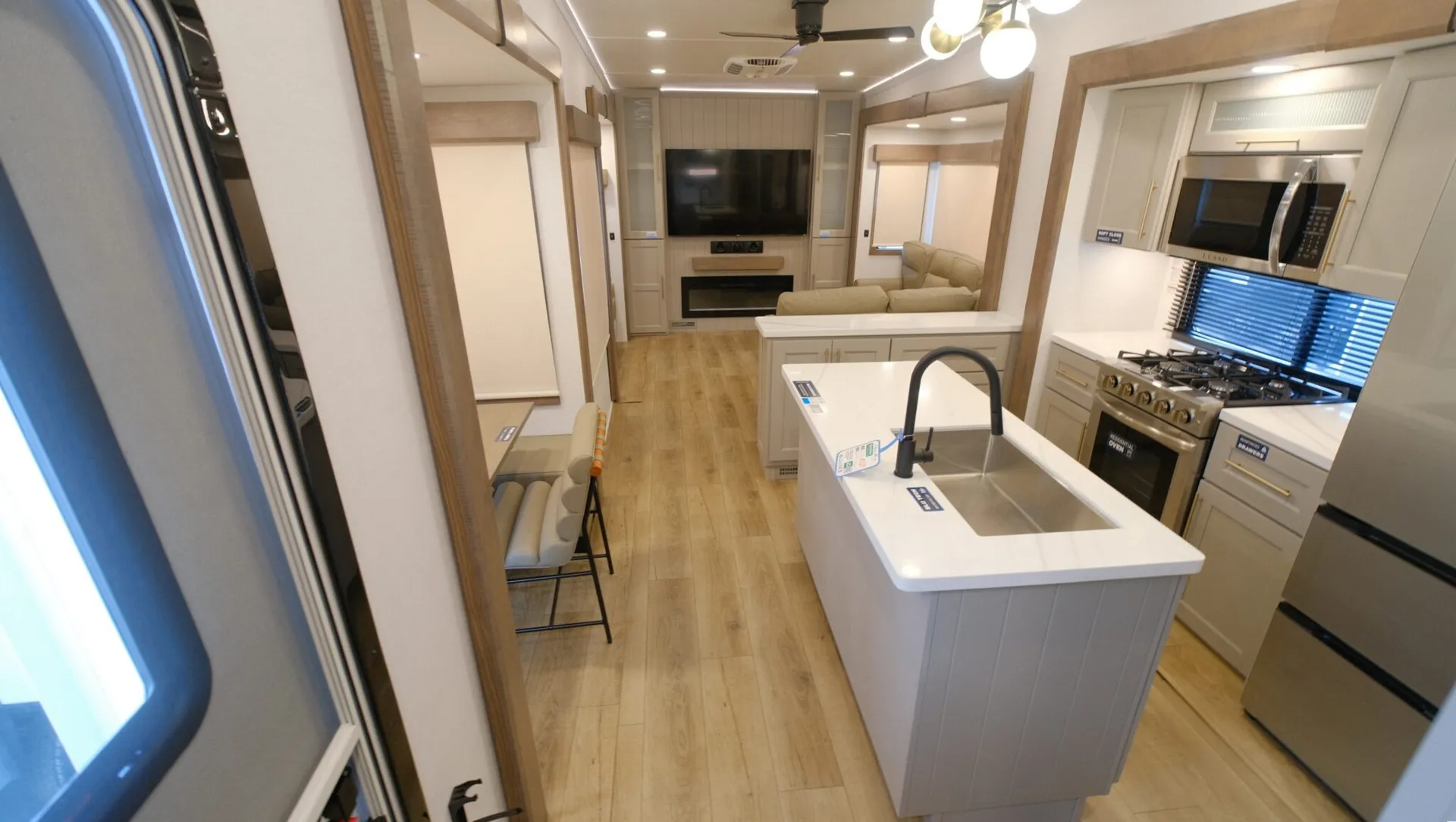 2026 Alliance RV Paradigm 375RD - Photo 3