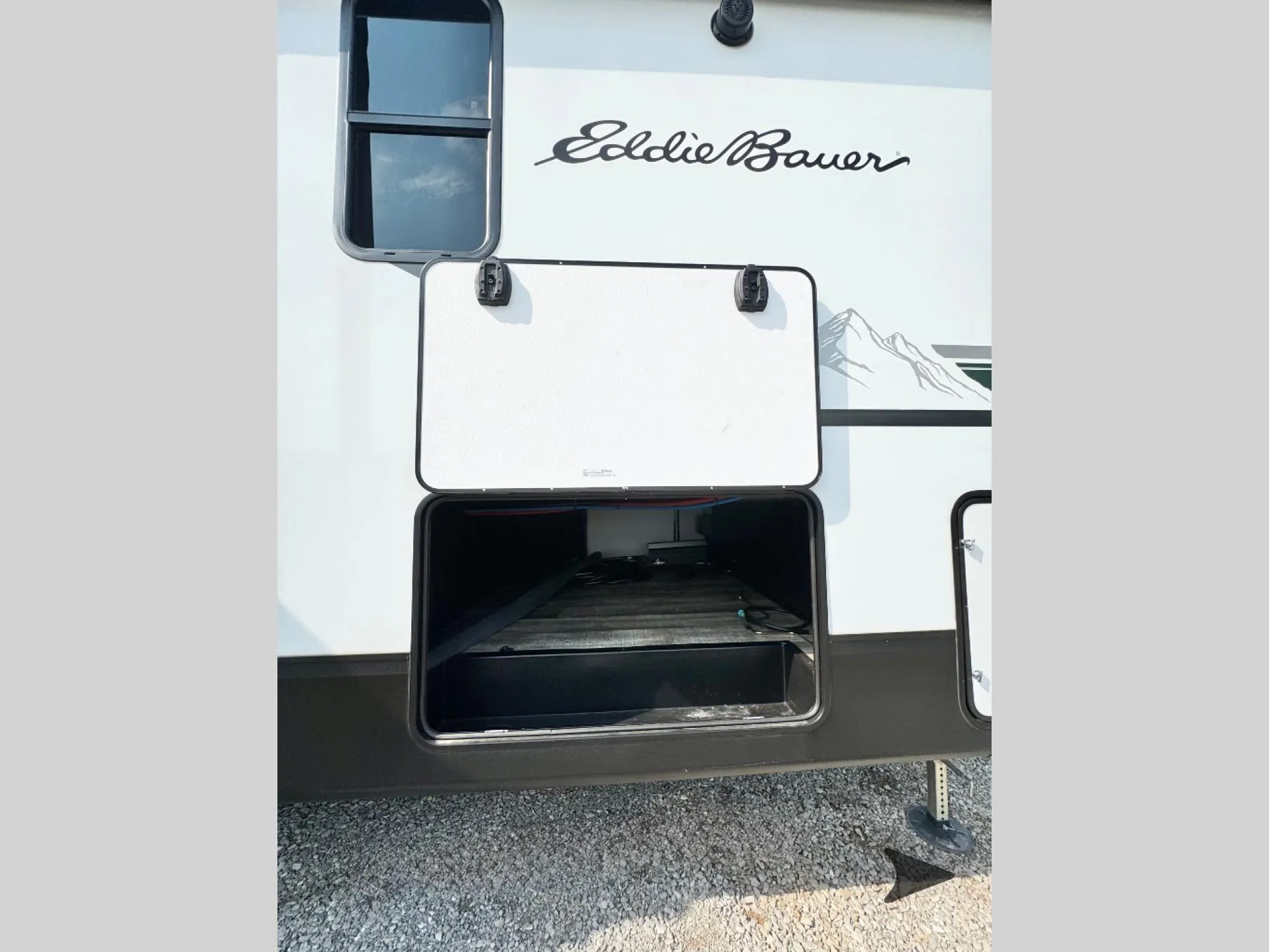 2024 Dutchmen Eddie Bauer 310RL - Photo 4