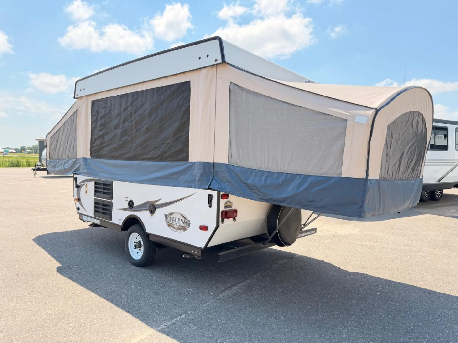 2017 Forest River Viking 2107LS - Photo 4