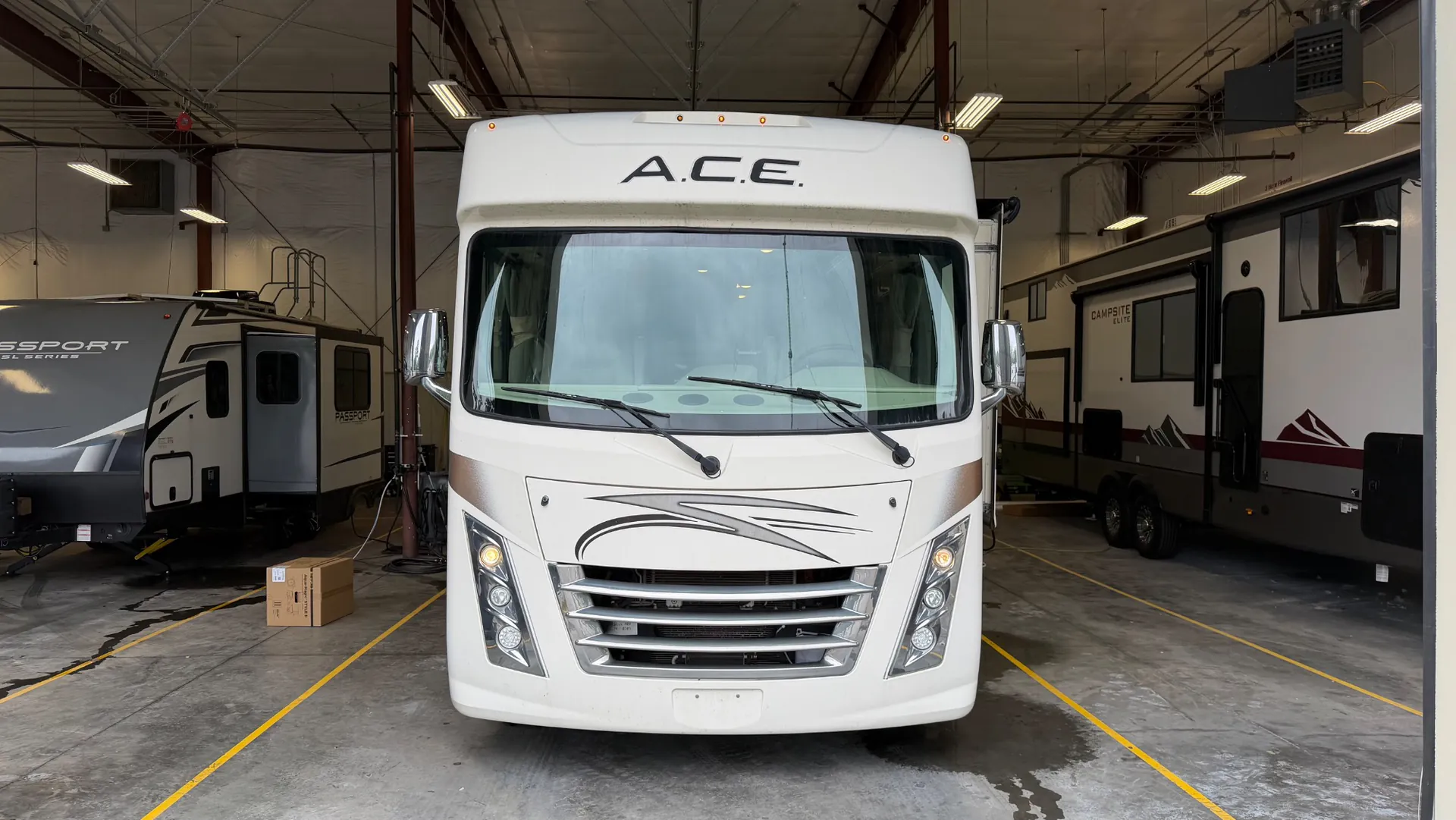 2019 Thor Motor Coach A.C.E 30.3 - Photo 2