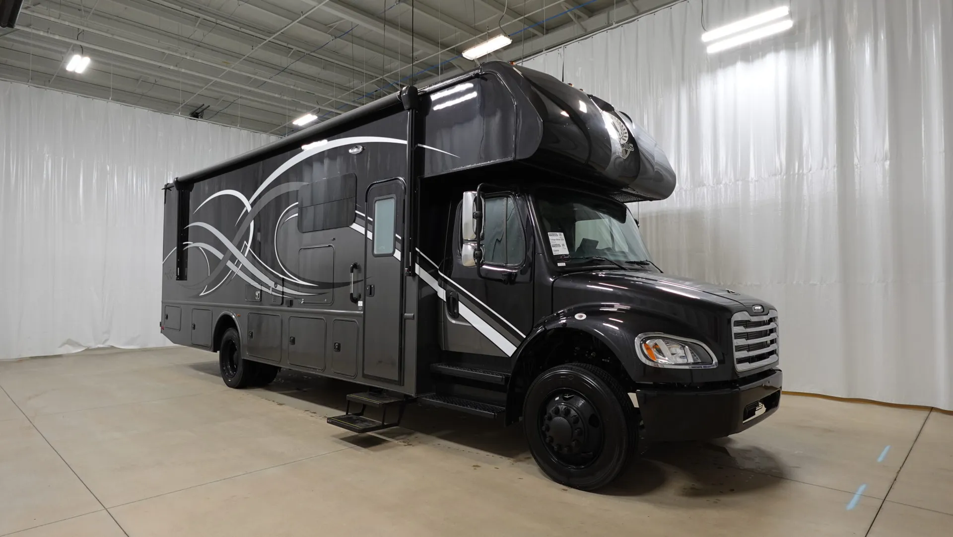 2026 NeXus RV Wraith 32F - Photo 2
