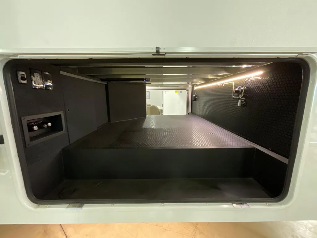 2026 Brinkley Model Z 3515, Photos photo 3