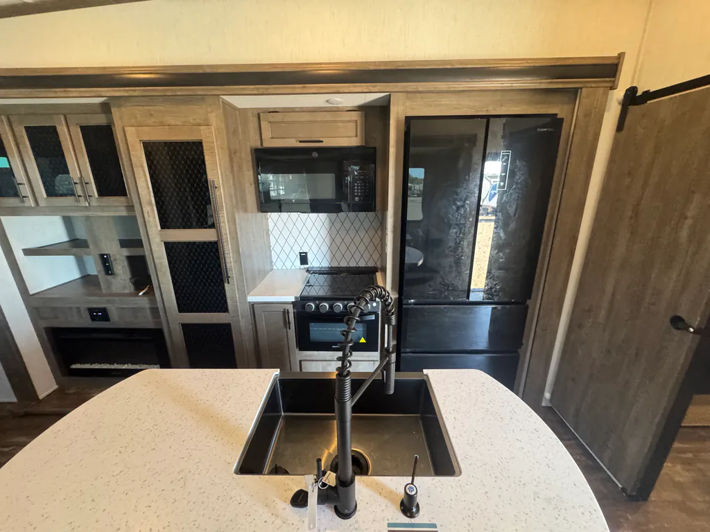2022 Forest River Sabre 36BHQ, Photos photo 13