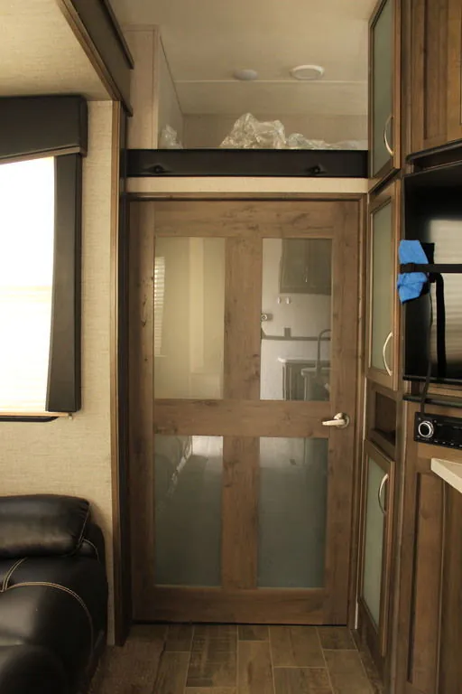 2019 Dutchmen Voltage Triton 3551, Photos photo 11