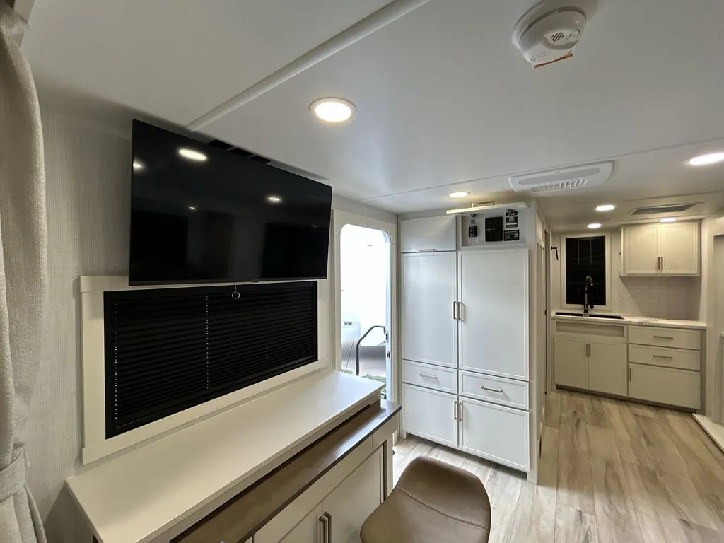 2026 Brinkley Model Ix 23X, Photos photo 19