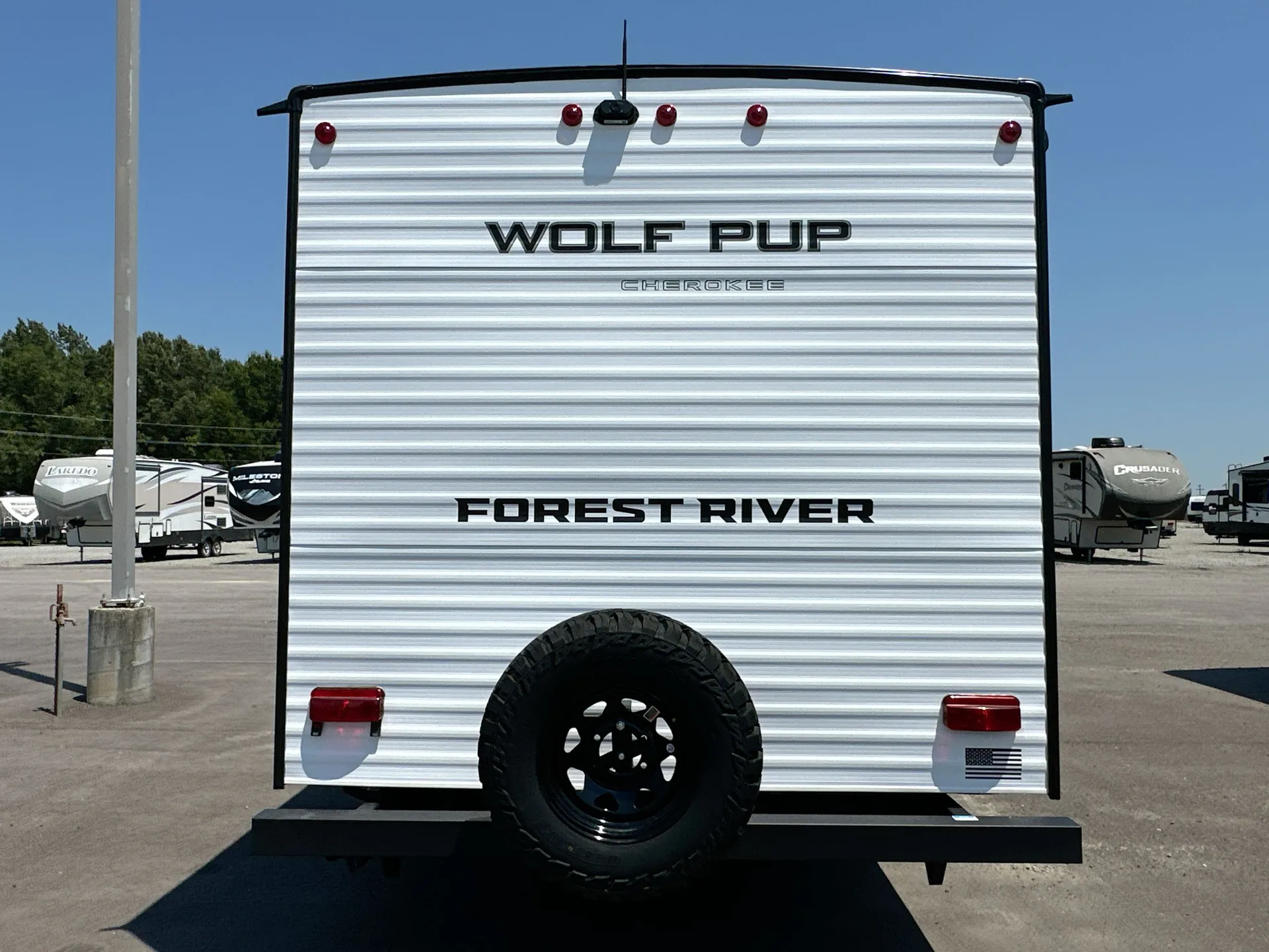 2027 Forest River Cherokee Wolf Pup 16FQW — off campside