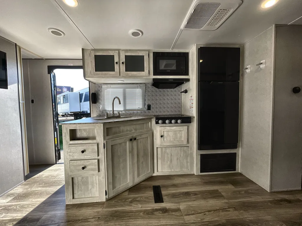 2024 Shasta I-5 530QB, Photos photo 7