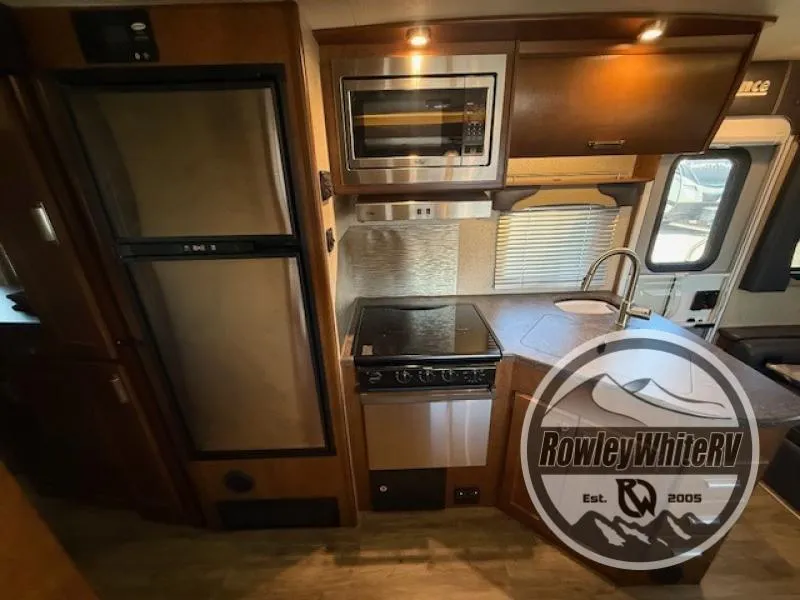 2020 Lance Lance Travel Trailers Used    2375 - Photo 2