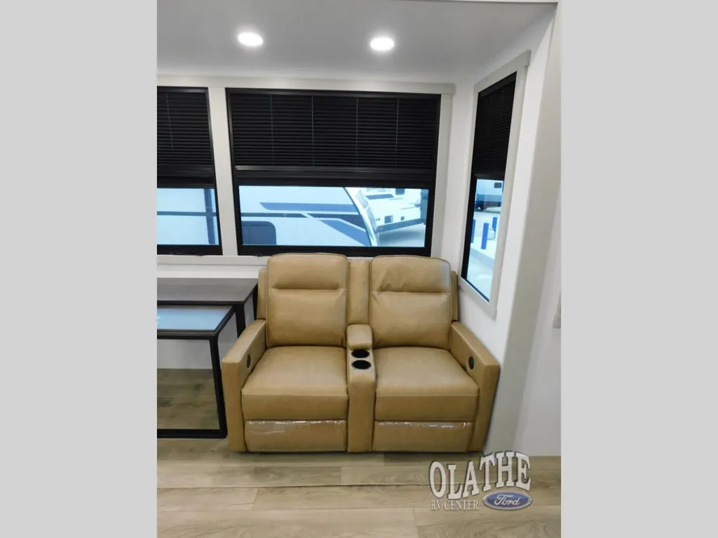 2026 Brinkley Model G 4100, Photos photo 17