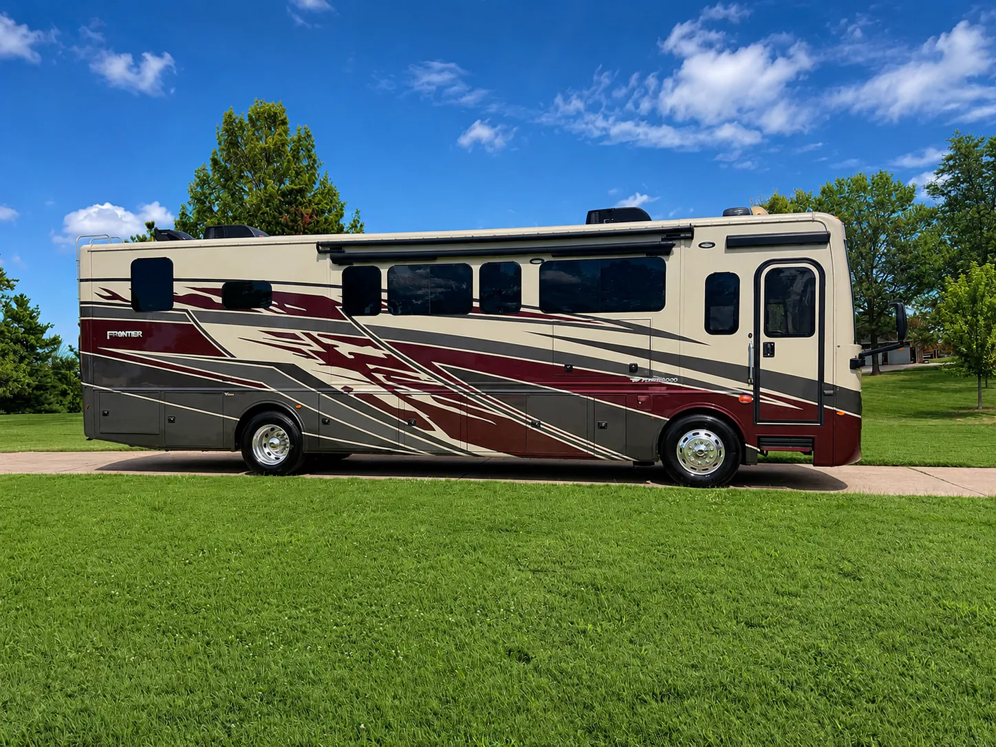 2024 Fleetwood Frontier 36SS - Photo 3