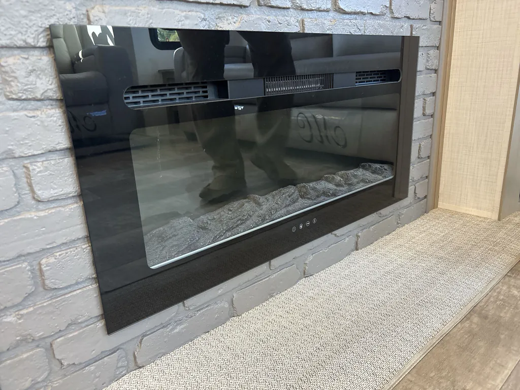 2024 Forest River Rockwood Signature 372RL, Photos photo 18