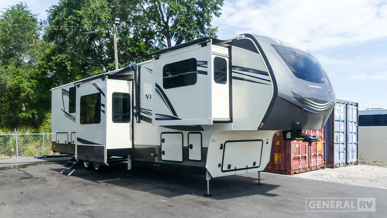 2022 VanLeigh RV Vilano 377FL - Photo 2