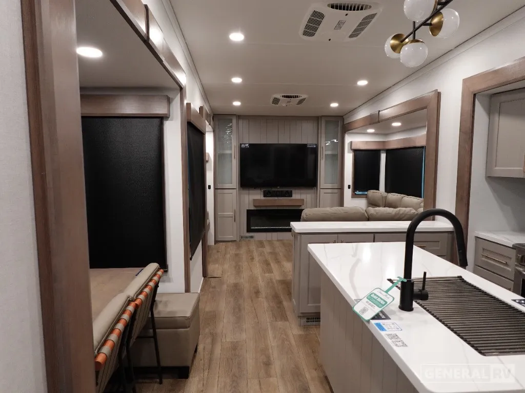 2025 Alliance RV Paradigm 375RD - Photo 4