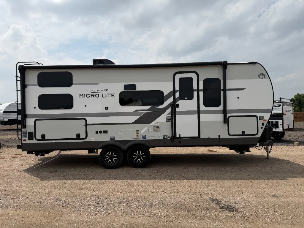 2027 Forest River Flagstaff Micro Lite 25BRDS — Photo 5