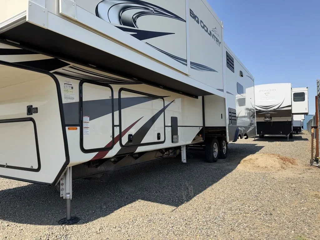 2021 Heartland Big Country 3560SS - Photo 4