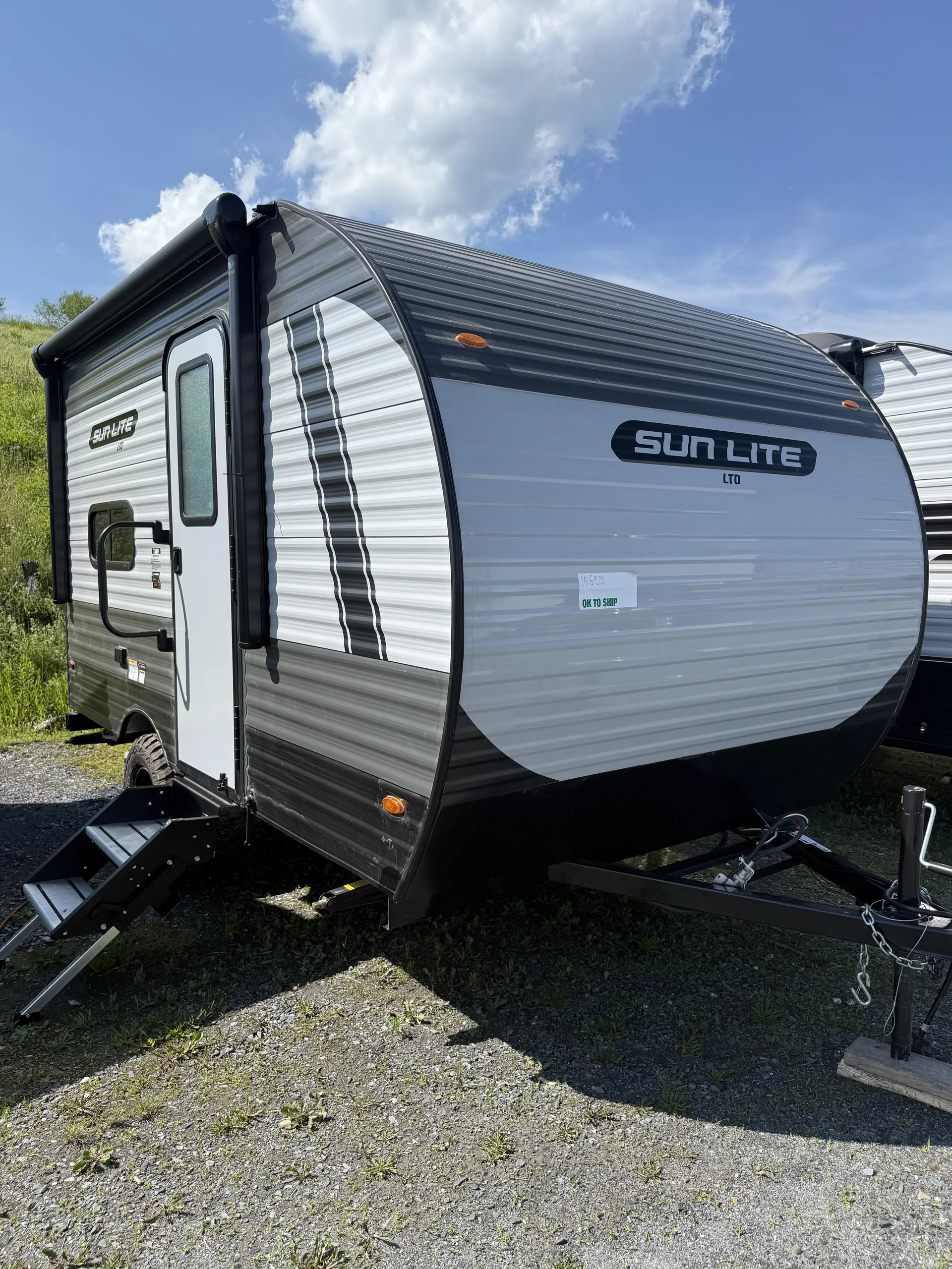 2025 Sunset Park SUNLITE 13BH LTD - Photo 2
